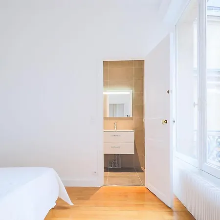 Champs-elysées, Rue François 1er Apartamento *